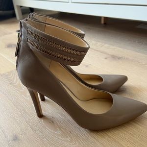 Beautiful Banana republic heels